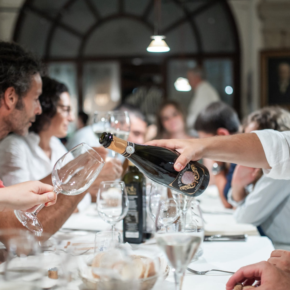 Boresso Sparkling Non-alcoholic Wine From Italy, Extra Dry Dealcoholized, 750ml (25.4 fl oz) Bottle with Gift Box